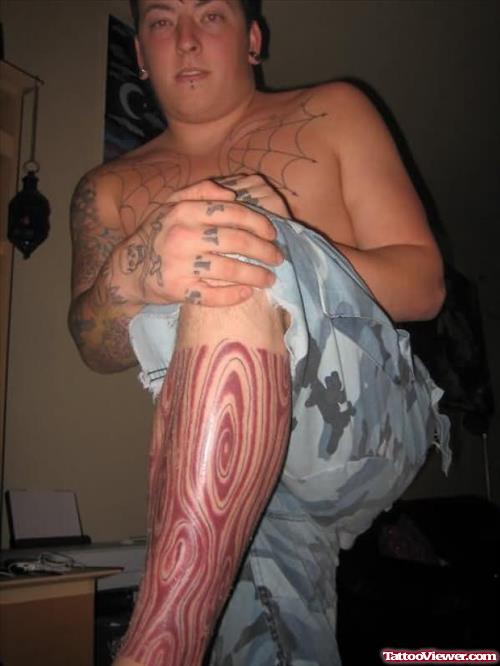 Red Ink tribal Leg Tattoo For Men