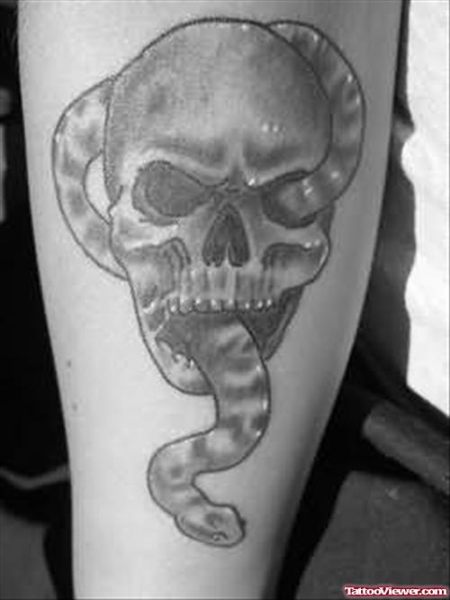 Snake And Skull Tattoo On Leg