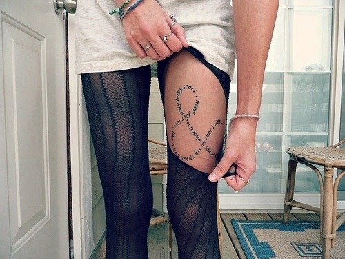 Lettering Violen Key Leg Tattoo