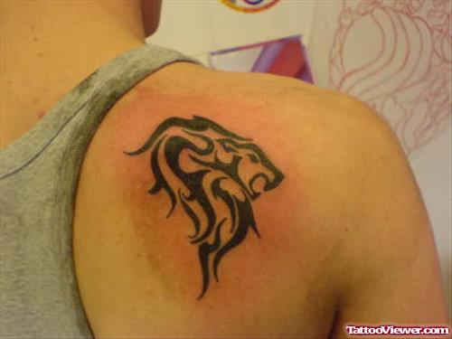 Tribal Lion Tattoo On Back Shoulder