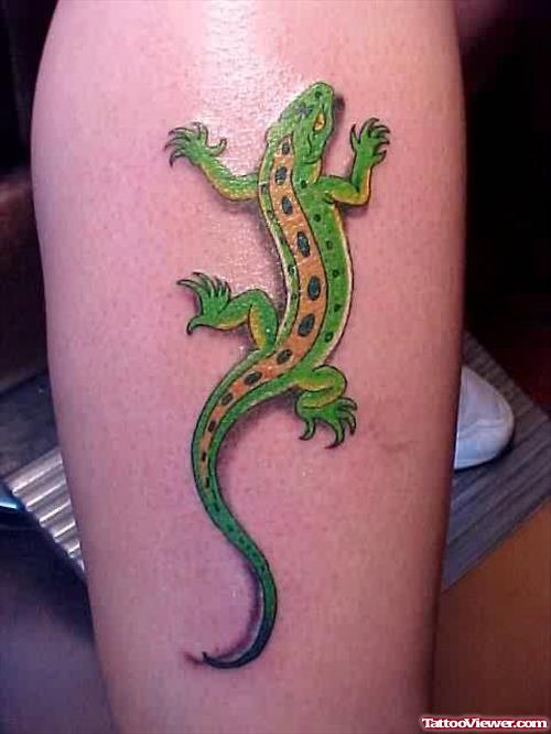Lizard Green Tattoo On Leg