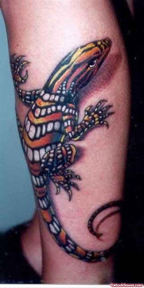 Colorful Lizard Tattoo On Leg