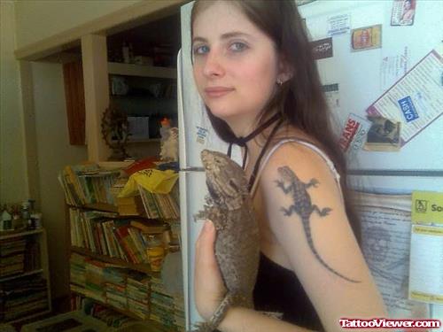 Amazing Lizard Tattoo On Shoulder