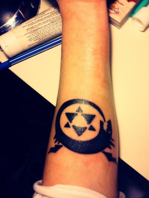 Black Ink Ouroboros Tattoo On Arm