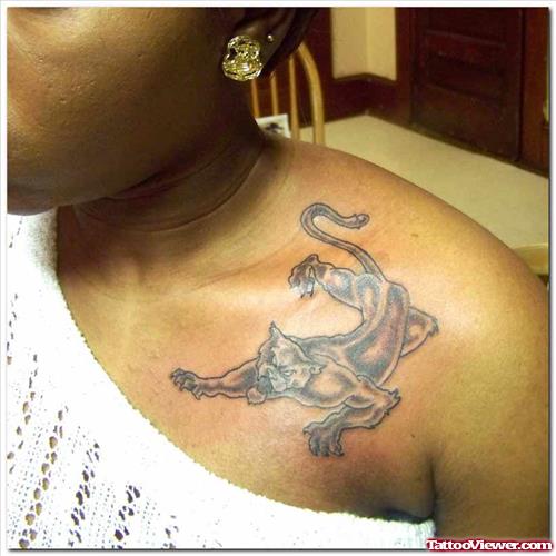 Black Ink Panther Tattoo On Left Collarbone