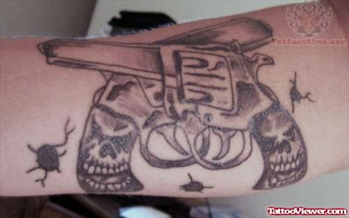Skull Pistols Tattoo