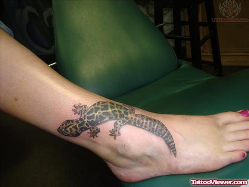 Amazing Reptile Tattoo Design For Feet
