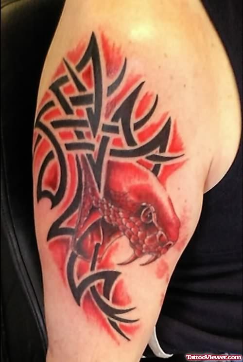 Tribal Design And Red Snake Tattoo On Shoulder