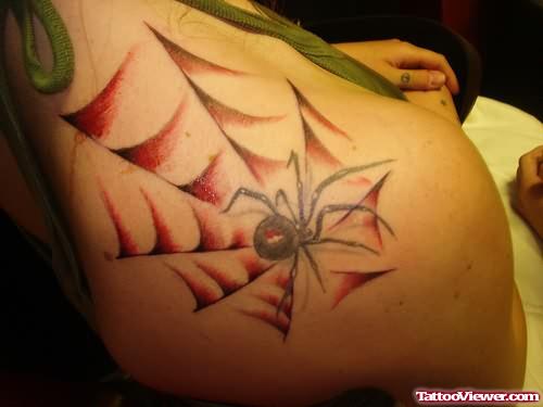 Aweosme Spider Tattoo On Back