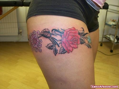 Rose And Flowers Tattoos On Girl Right Thigh