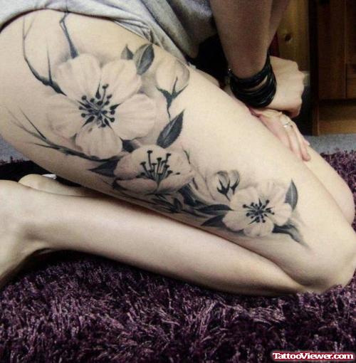 Awesome Flowers Right Thigh Tattoo