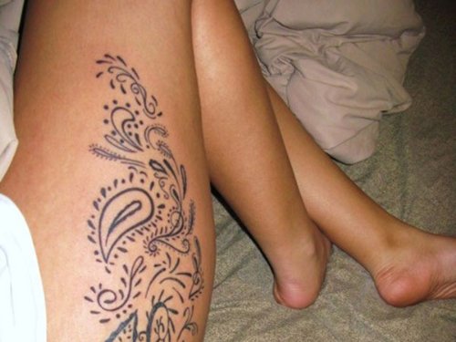 Swirl Right Thigh Tattoo For Girls