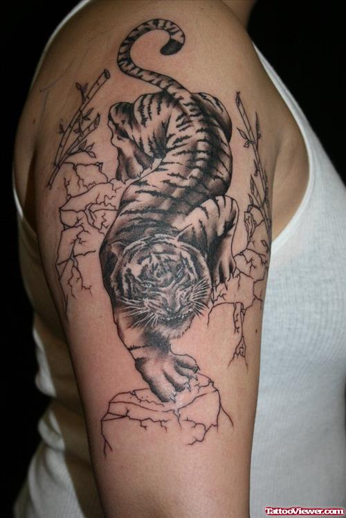 Grey Ink Tiger Tattoo On Right Half Sleeve