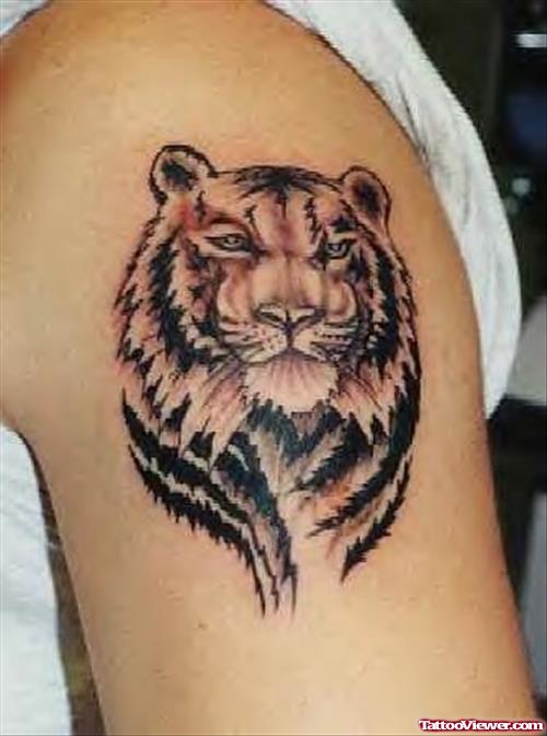 Awful Grey Ink Tiger Head Tattoo On Left Shoulder