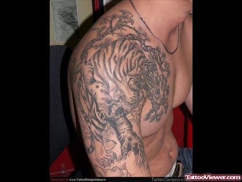 Attractive Grey Ink Tiger Tattoo On Right Half Sleeve
