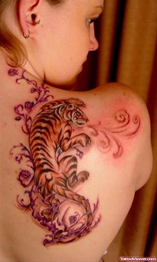 Tiger Tattoo On Girl Right Back Shoulder