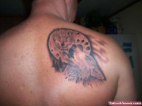 Grey Ink Moon and Wolf Tattoo On Right Back Shoulder