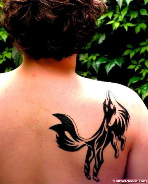Black Tribal Wolf Tattoo On Right Back Shoulder