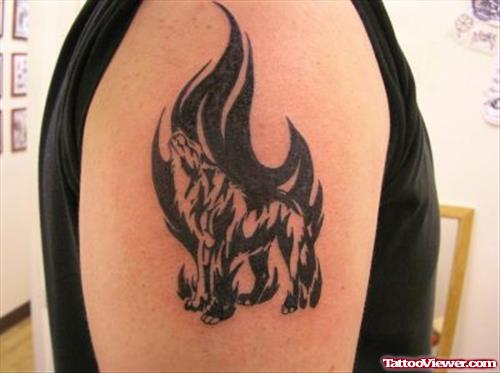 Black Tribal Wolf Tattoo On Right Shoulder