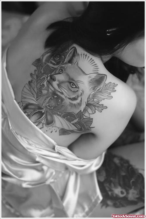 Right Back SHoulder Wolf Tattoo For Girls