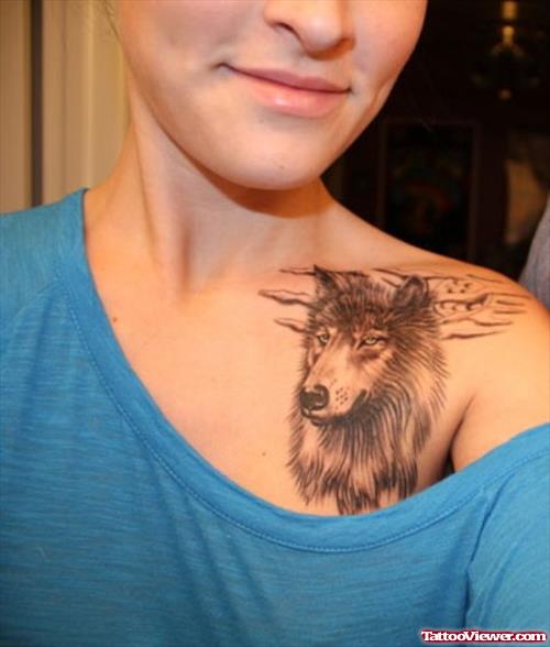 Grey Ink Wolf Tattoo On Girl Left Shoulder
