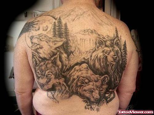 Cool Grey Ink Wolf Tattoo On Back