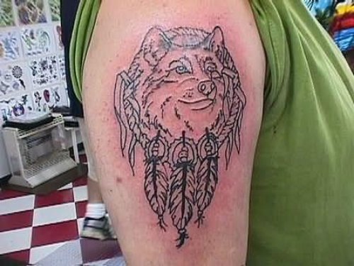 Elegant Wolf Tattoo On Shoulder