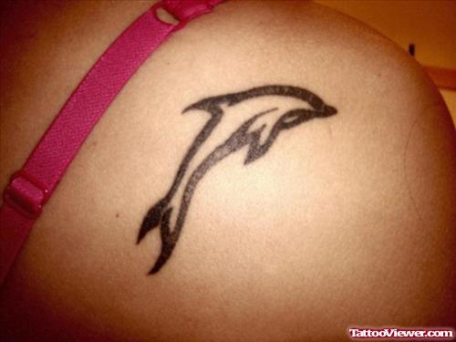 Black Ink Dolphin Women Tattoo On Right Back Shoulder