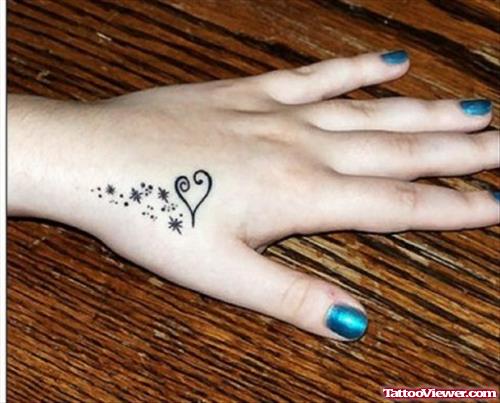Women Right Hand Tiny Heart Tattoo