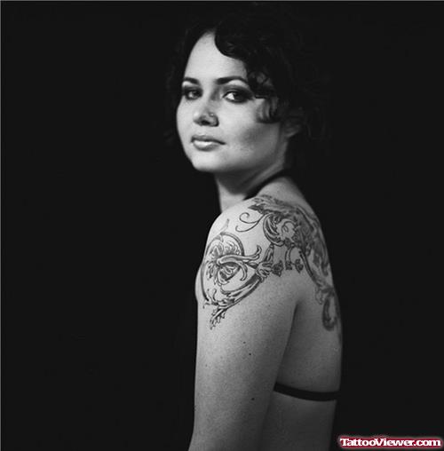 Grey Ink Swirl Women Tattoo On Upperback