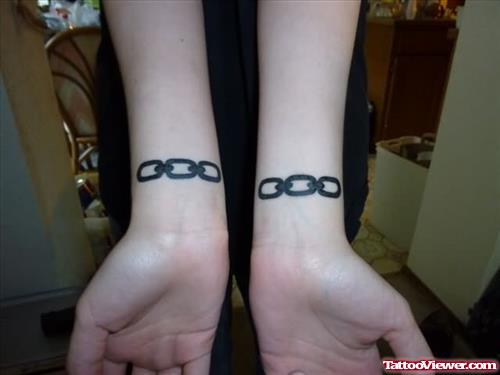 Chain Tattoos On Wrists