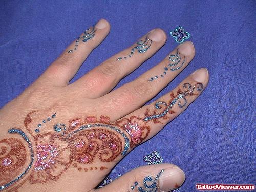 Amazing African Henna Tattoo On Left Hand