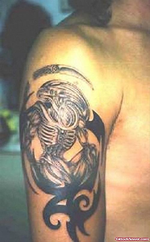 Right Half Sleeve Alien Tattoo For Men