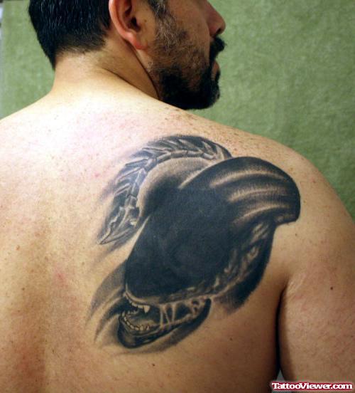 Awful Black Ink Alien Tattoo On Right Back Shoulder