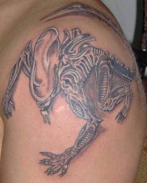 Awesome Grey Ink Alien Tattoo On Man Left Shoulder