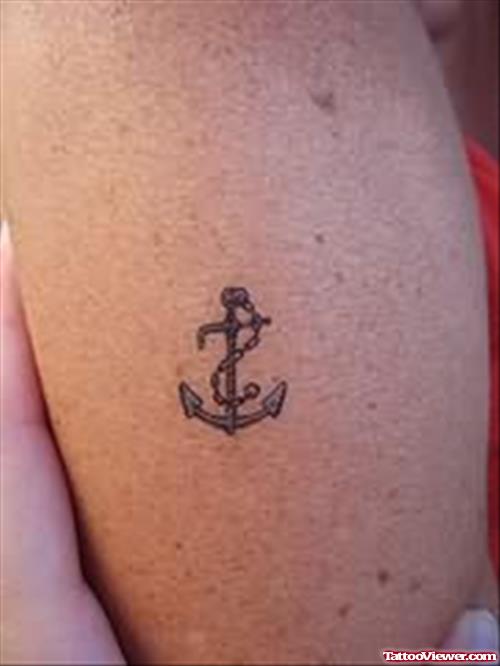 Anchor - Tiny Tattoo