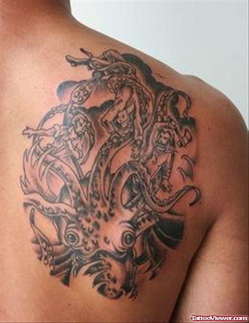 Grey Ink Octopus Aqua Tattoo On Right Back Shoulder