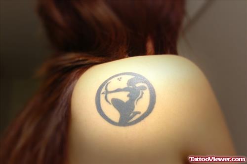 Amazing Right Back Shoulder Aquarius Tattoo
