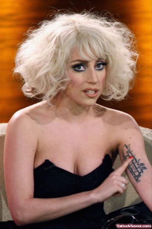 Lady Gaga Showing Her Arm Tattoo