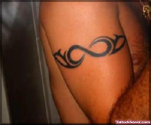 Black Tribal Armband Tattoo On Right Bicep For Men