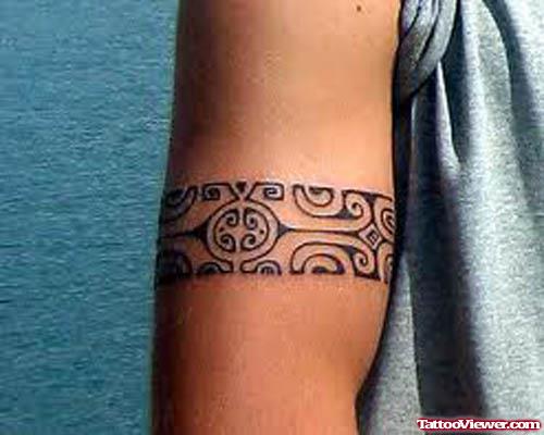 Polynesian Armband Tattoo On Right Bicep