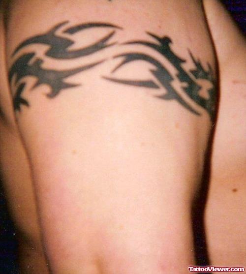 Black Ink Tribal Armband Tattoo On Shoulder