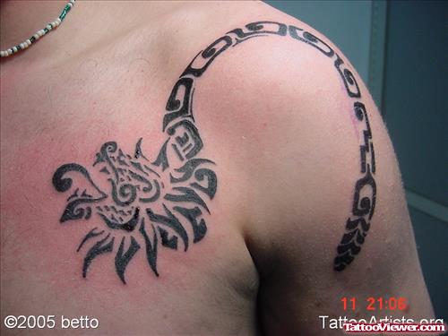 Triabl Aztec Tattoo On Collarbone