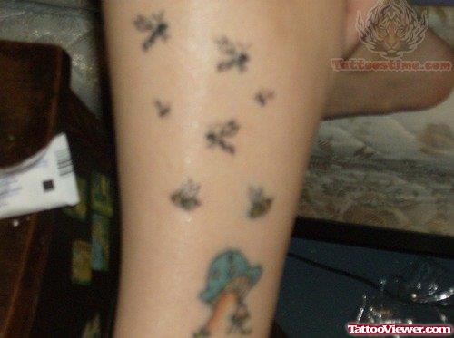 Flying Bee Tattoos Image