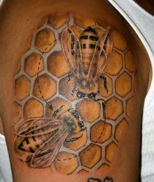 Man Right Shoulder Bee Tattoo