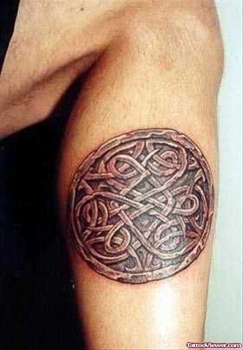Circular Celtic Tattoo On Leg