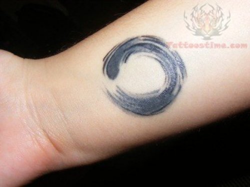Black Ink Circle Tattoo On Wrist