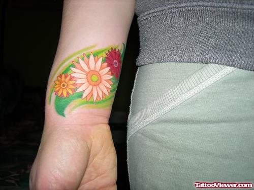 Beautiful Daisy Tattoo On Wrist