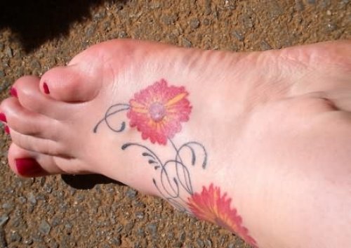 Daisy Flower Tattoo On Foot