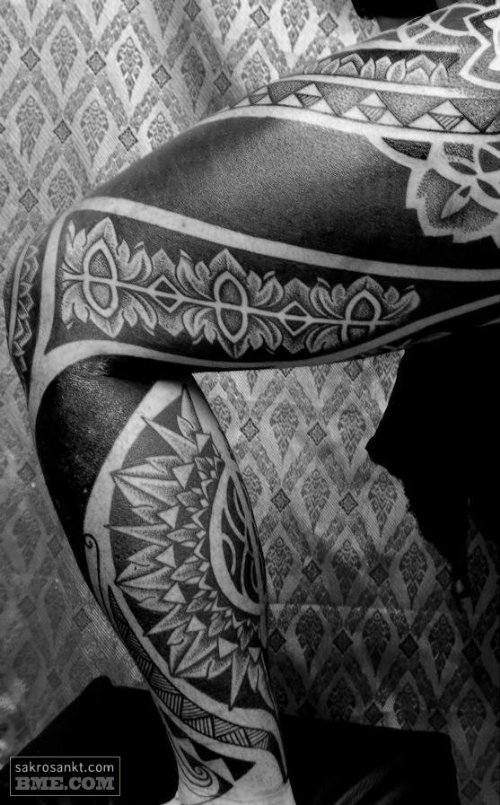 Dotwork Tattoo On Man Left Leg